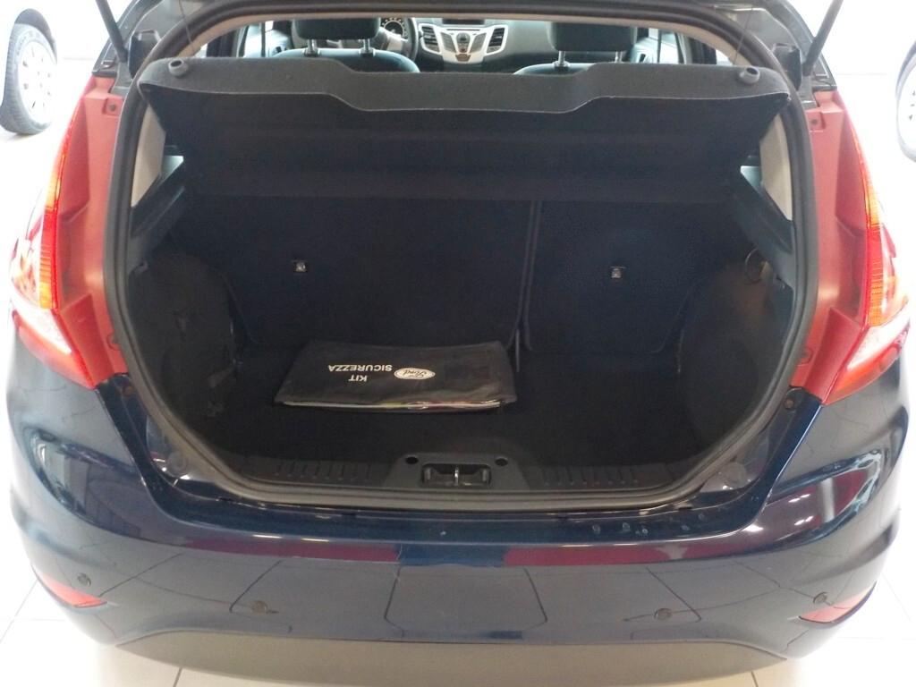 Ford Fiesta 1.2 60CV 5p. Titanium . Guidabile da neopatentati.