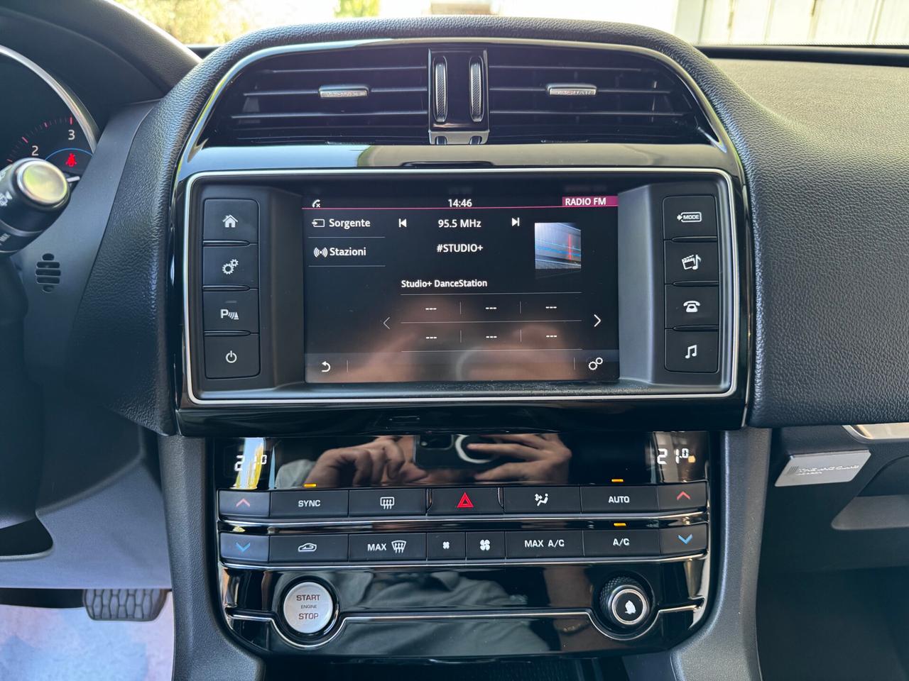 Jaguar F-Pace 2.0d Prest. AWD 180Cv GARANZIA24MESI