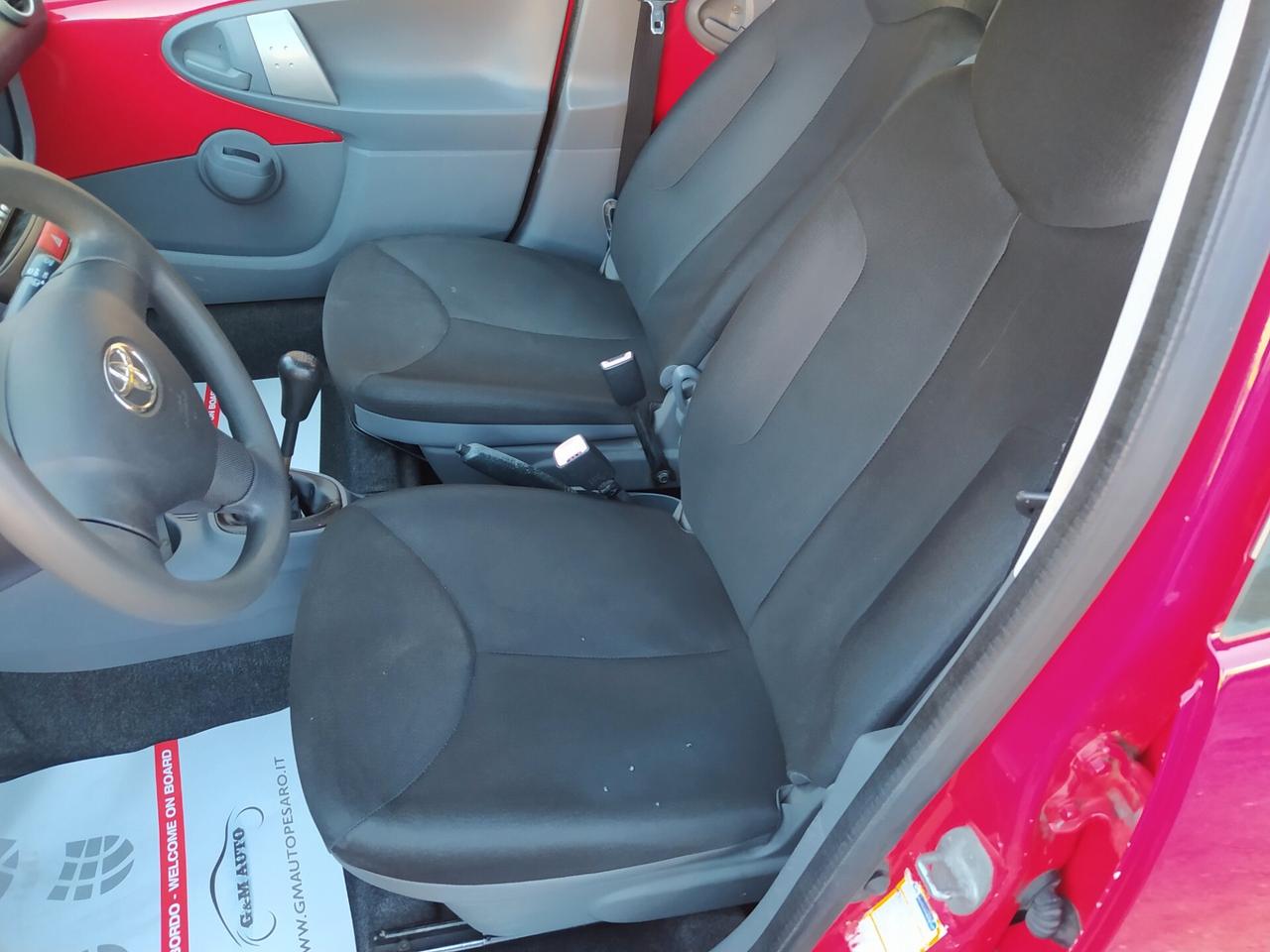 Toyota Aygo 1.0 12V VVT-i 5 porte Neopatentati