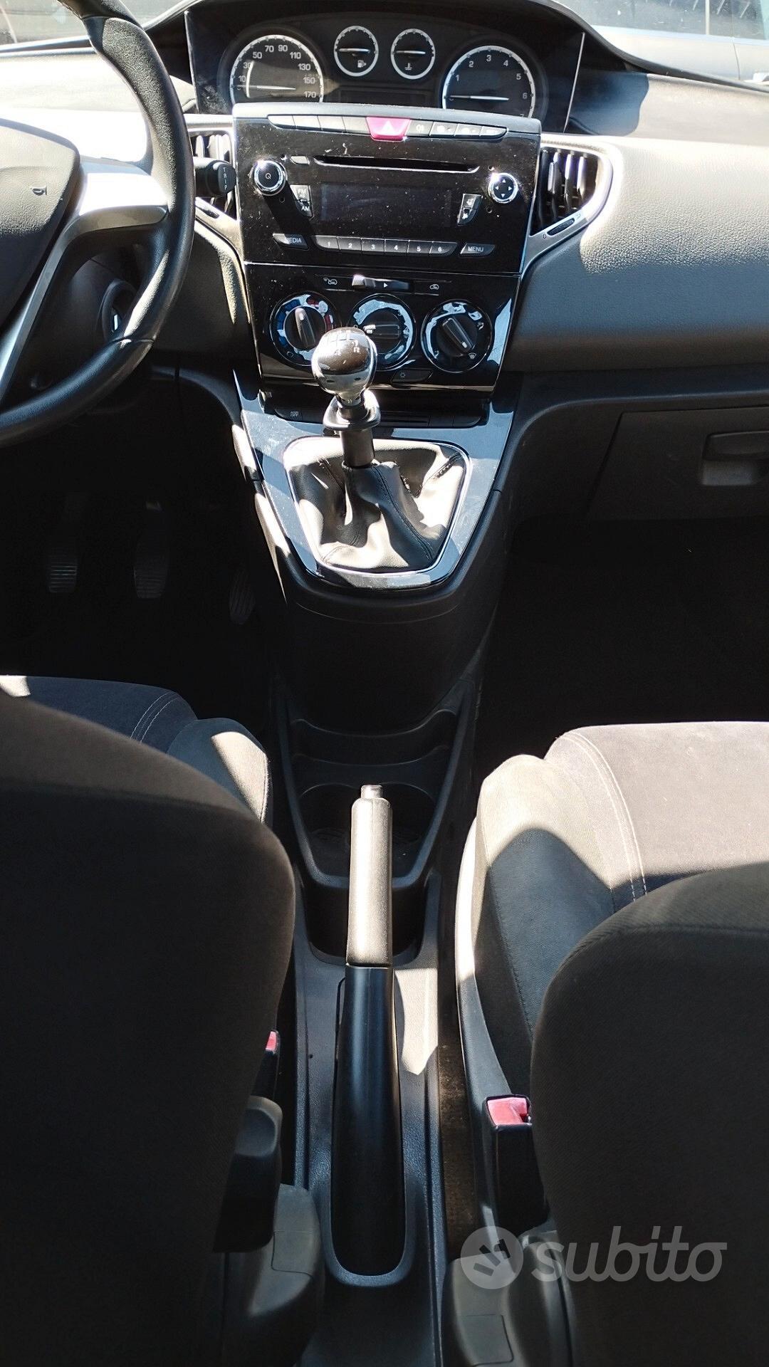 Lancia Ypsilon 1.2 69 CV 5 porte S&S Platinum