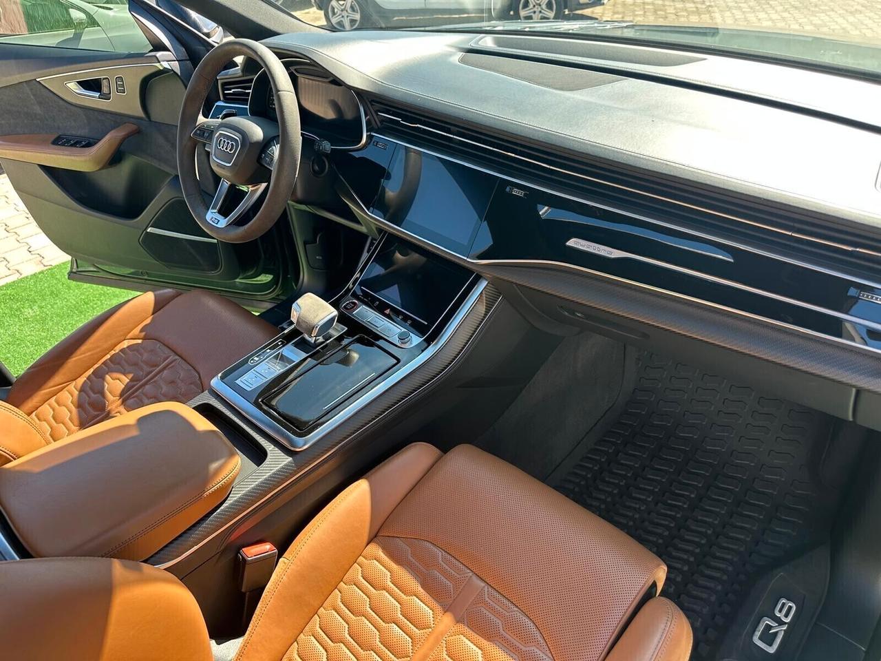 Audi Q8 RS TFSI V8 quattro tiptronic