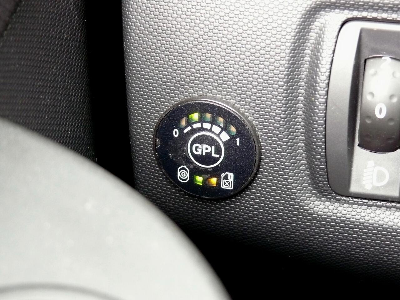 Renault Clio GPL 5 porte (M1227)