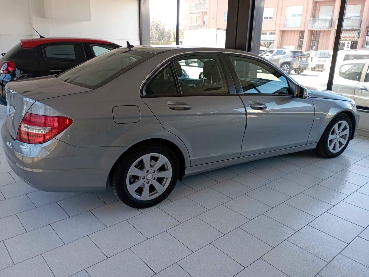 Mercedes-benz C 200 220 CDI BlueEFFICIENCY Elegance