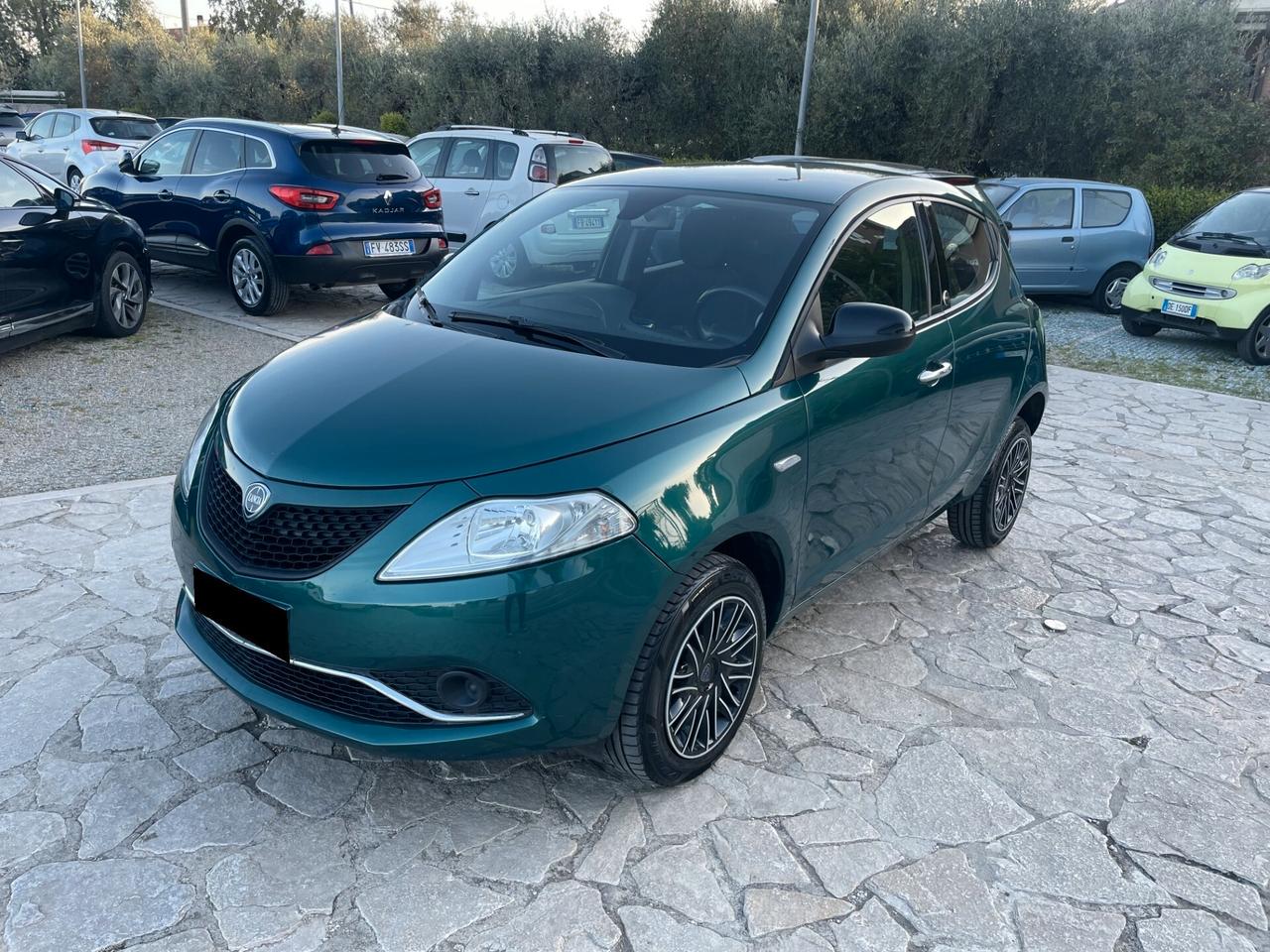 Lancia Ypsilon 1.2 69 CV 5 porte S&S Gold metano