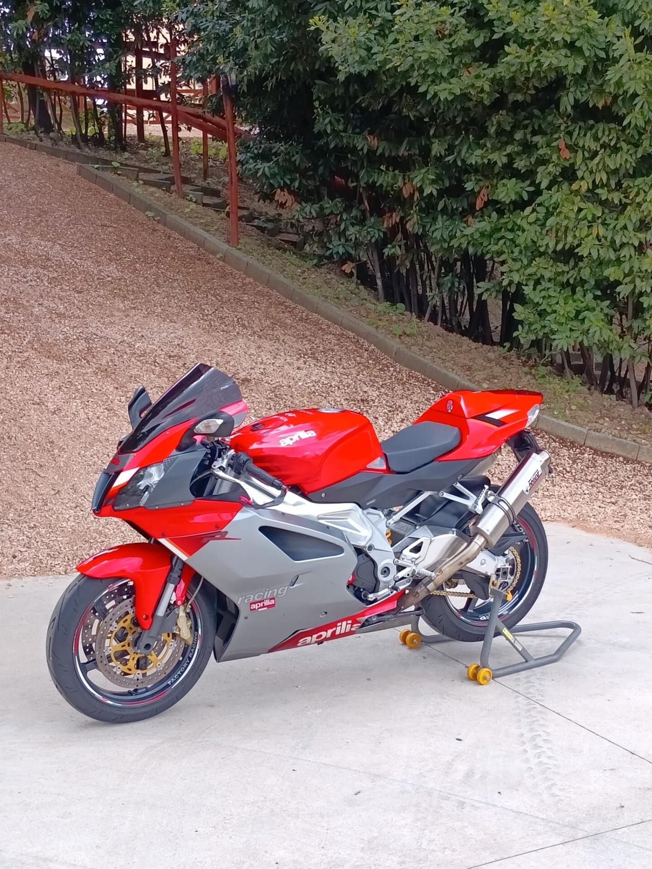 Aprilia RSV 1000