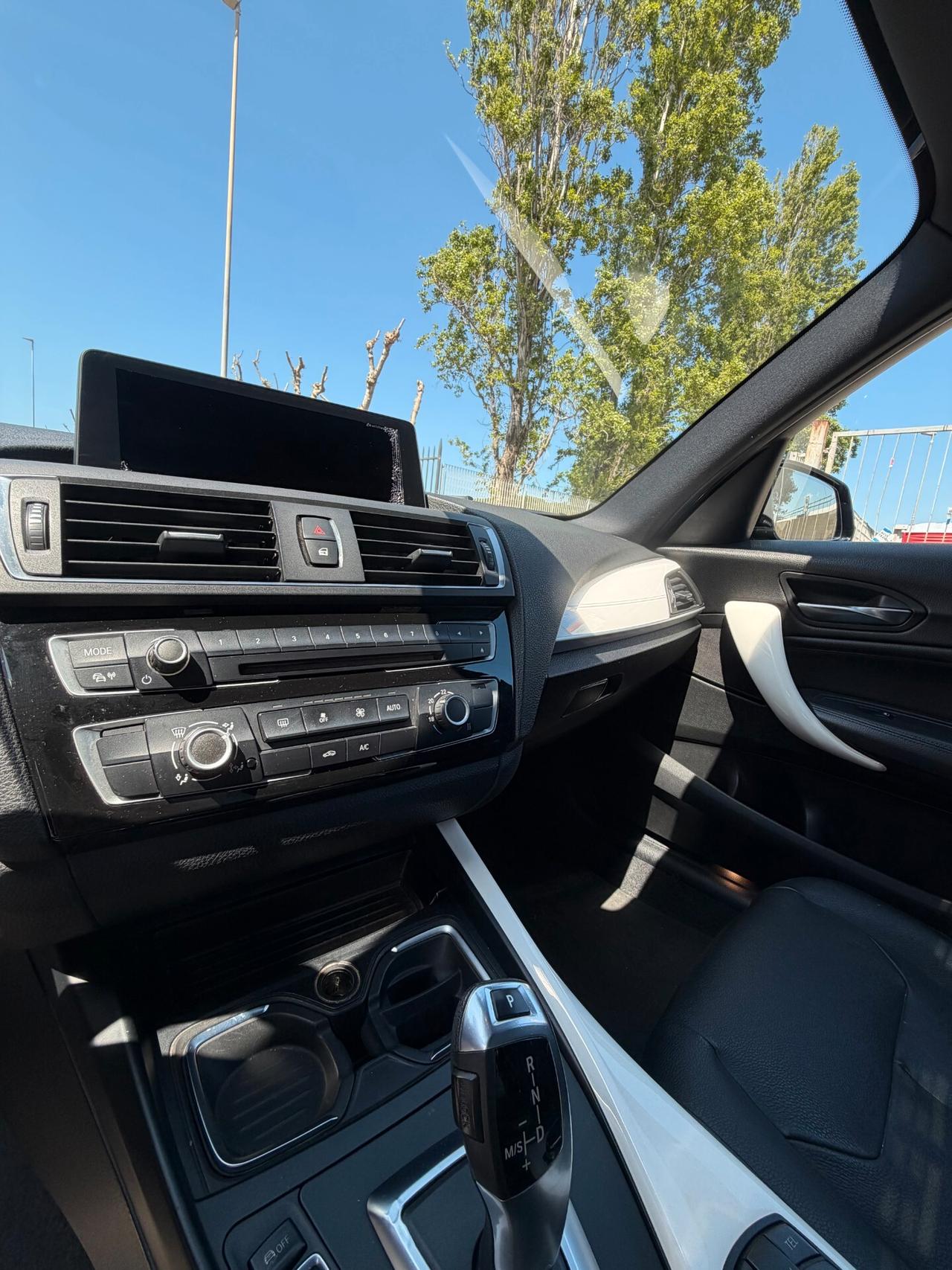 Bmw 116 116d 5p. Urban