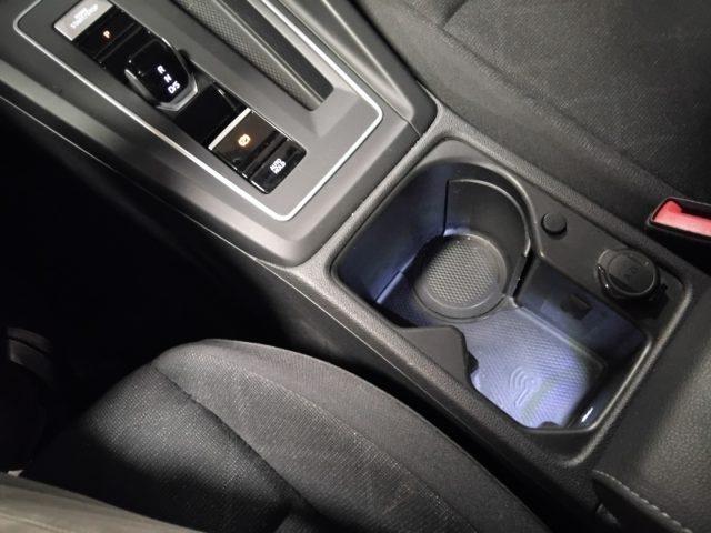 VOLKSWAGEN Golf 1.0 eTSI EVO Life DSG 17" MHEV