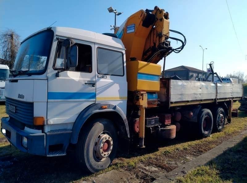 IVECO 170-30 TC 3 ASSI CON GRU EFFER 37N