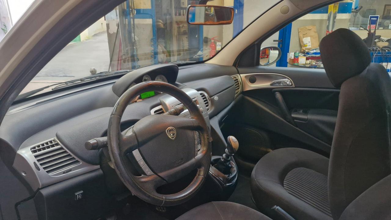 Lancia Ypsilon 1.4 Argento Ecochic GPL
