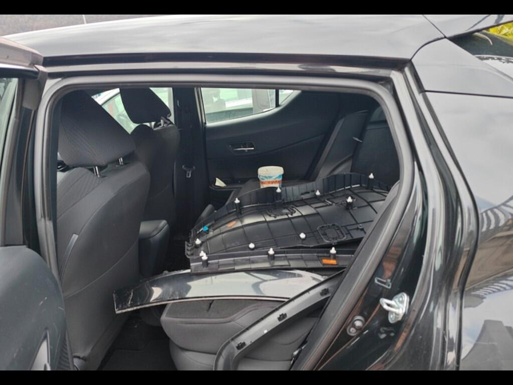 Toyota C-HR 1.8 Hybrid E-CVT Business