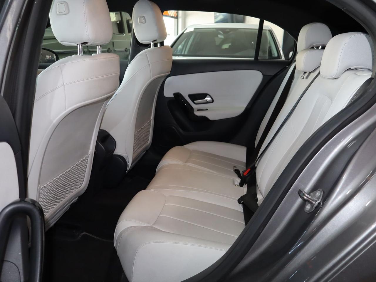 Mercedes-Benz A 180 Business Plus A 180 #9967