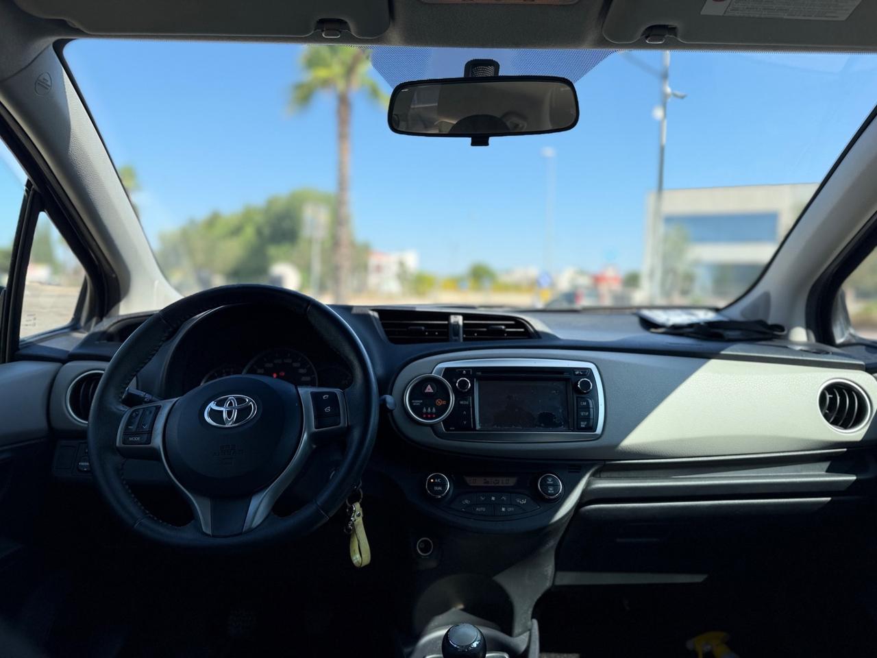 Toyota Yaris 1.0 5 porte Lounge