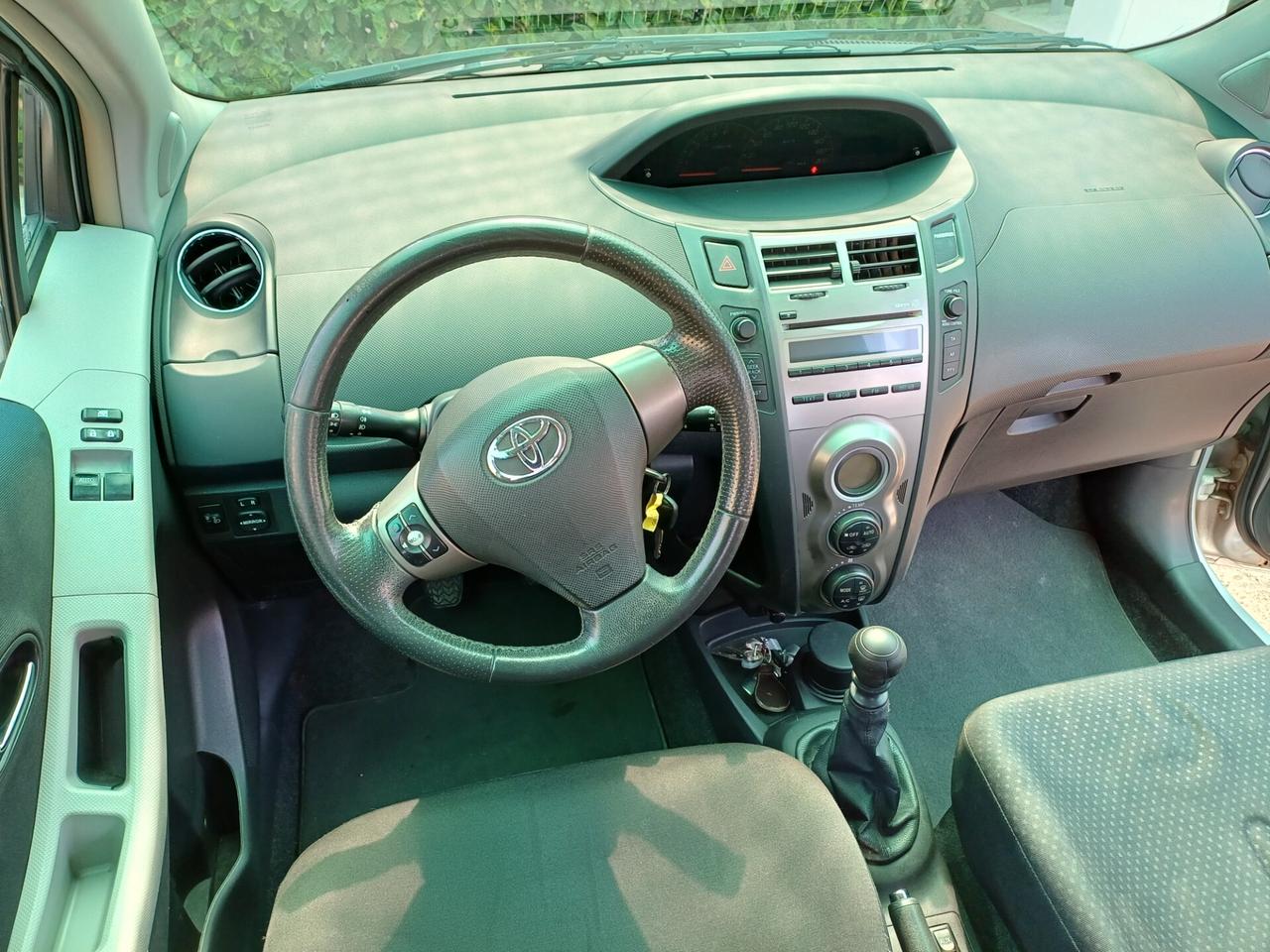 Toyota Yaris 1.3 5 porte Sol