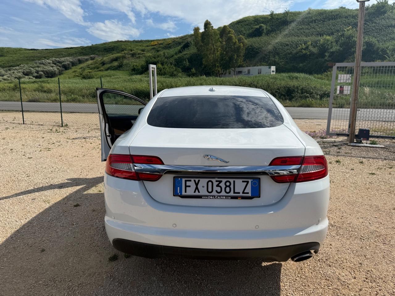 Jaguar XF 2.2 D 190 CV PERMUTE 7.999€