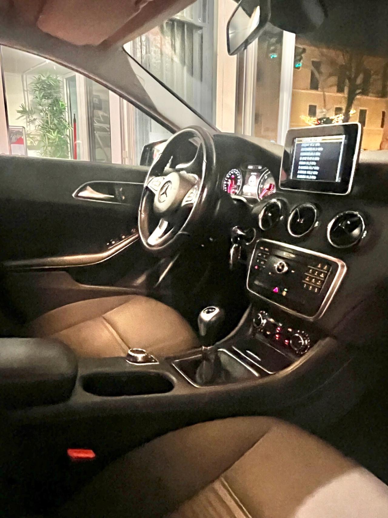 MERCEDES Classe A 160 CDI 90CV Night edition OK NEOPATENTATI TELECAMERA POSTERIORE