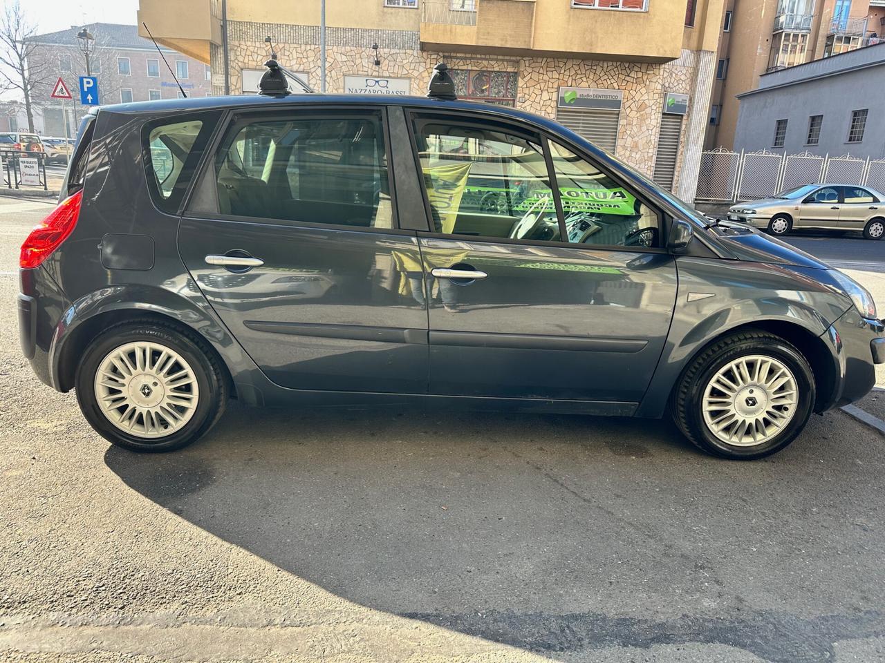 Renault Scénic 1.5 dCi *CERCHI da 16'' -CLIMA AUTOMATICO *