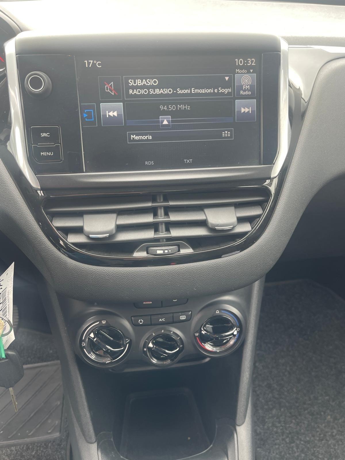 Peugeot 208 PureTech 82 5 porte Allure CERCHI CLIMA CRUISE MULTIFUNZIONE BLUETOOTH NAVIGATORE