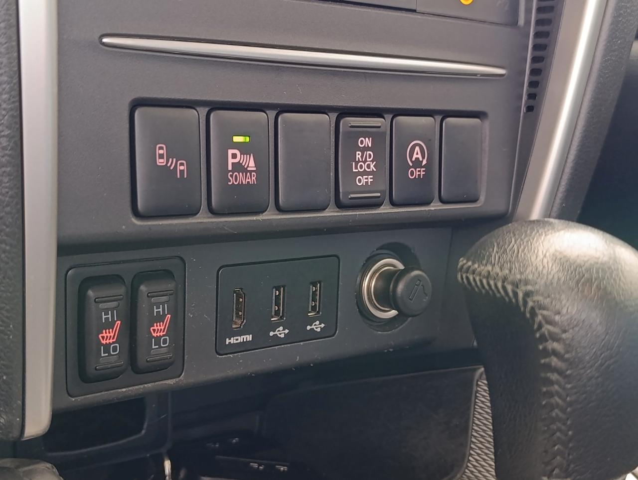 Mitsubishi L200 Double Cab L200 d.cab 2.3d Intense 4wd 150cv auto
