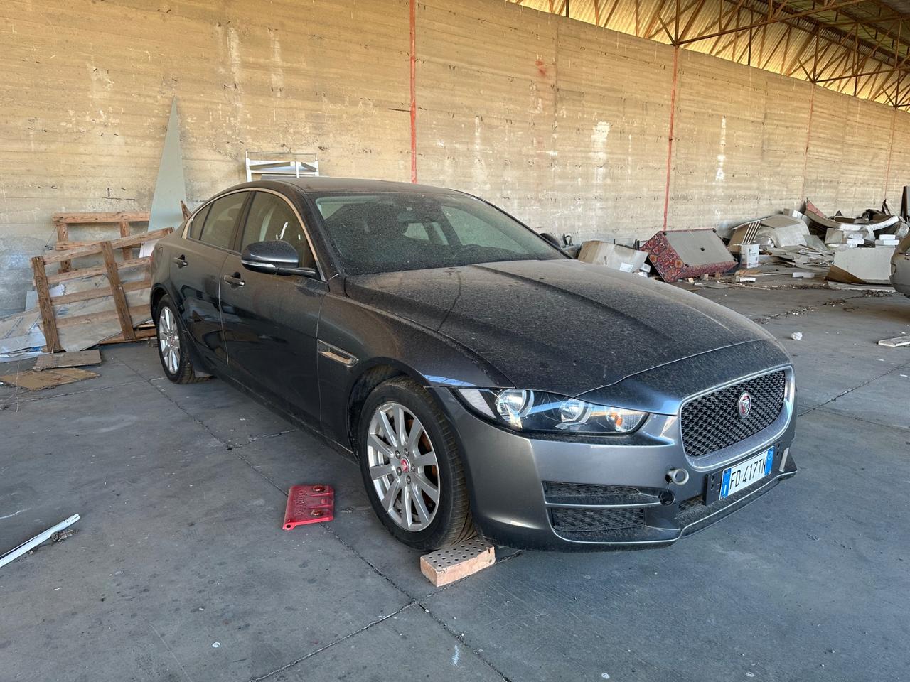 Jaguar XE 2.0 D Turbo Pure