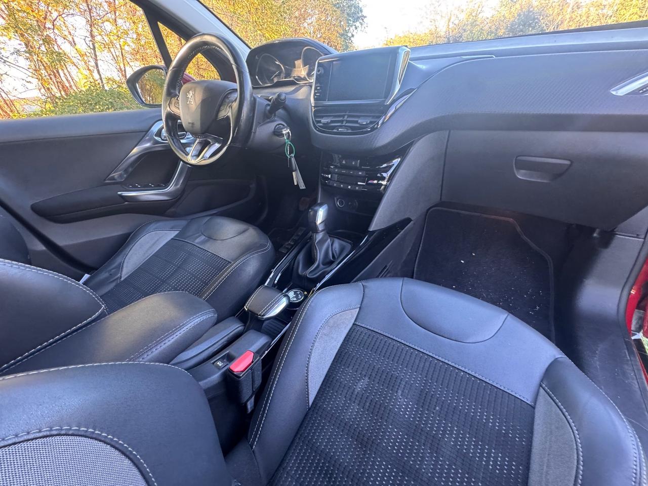 Peugeot 2008 1.6 d, cambio manuale, 140.000 km