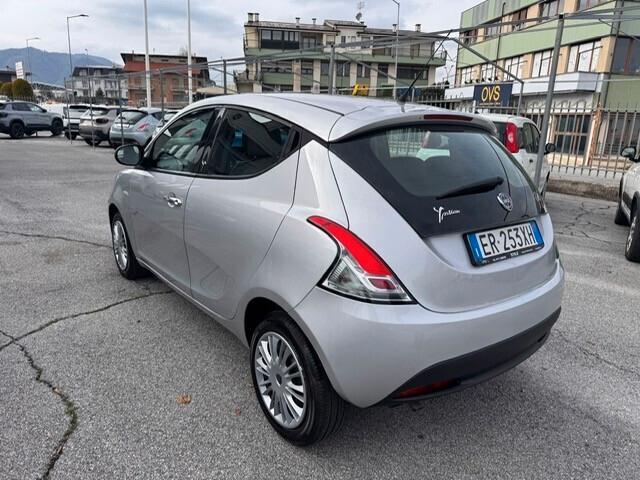 Lancia Ypsilon 1.2 69 CV 5 porte Silver