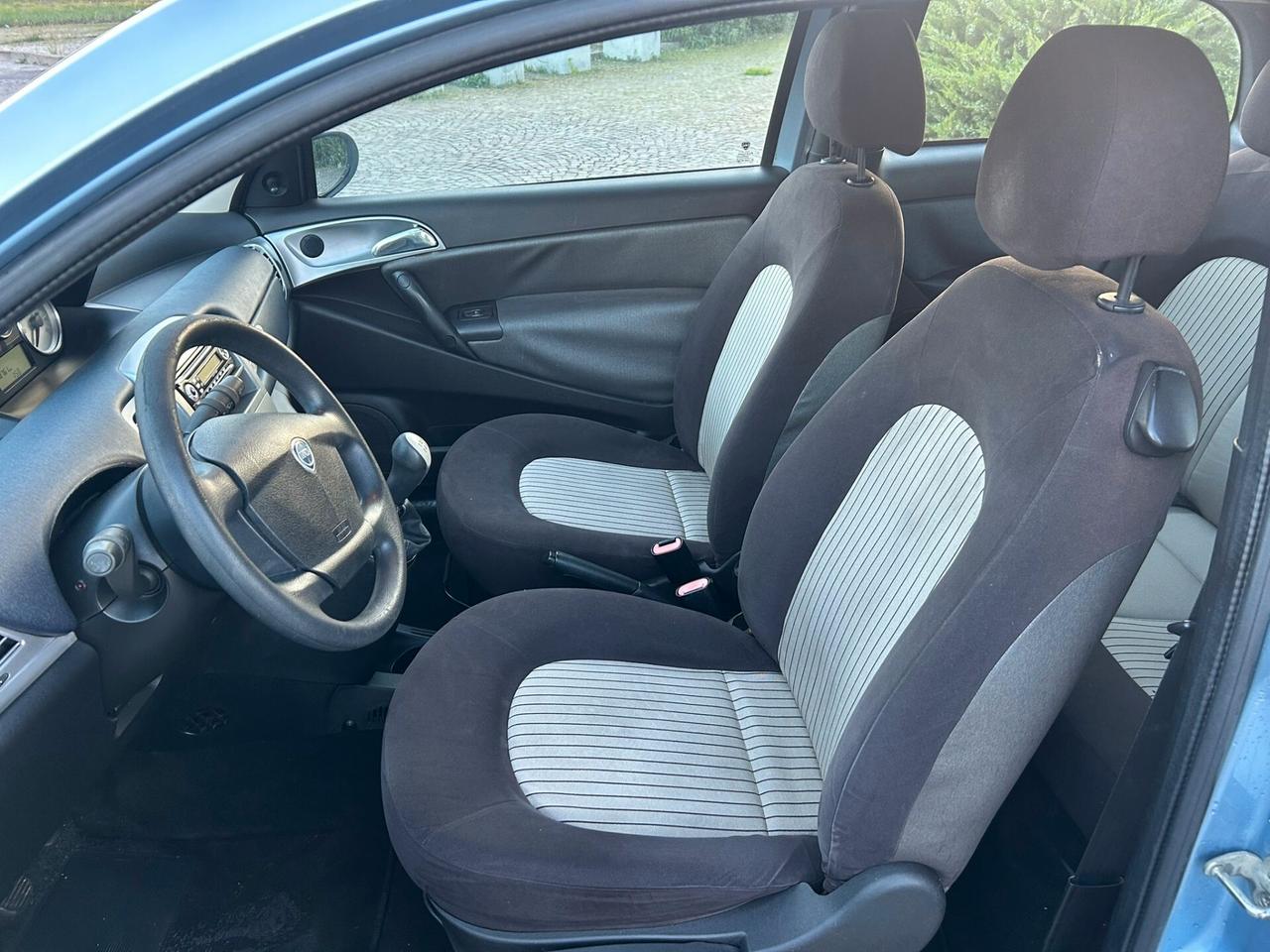 Lancia Ypsilon 1.3 MJT 75 CV Oro Targa DR379HT