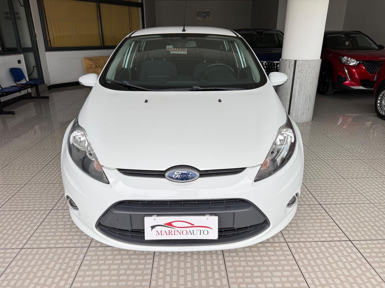 Ford Fiesta 1.4 16V 5p. Bz.- GPL Titanium Bs.