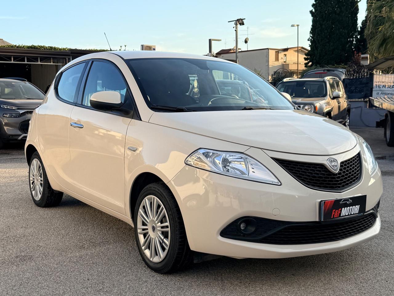 Lancia Ypsilon 1.2 Benz/Gpl 69 CV 5 porte Gold