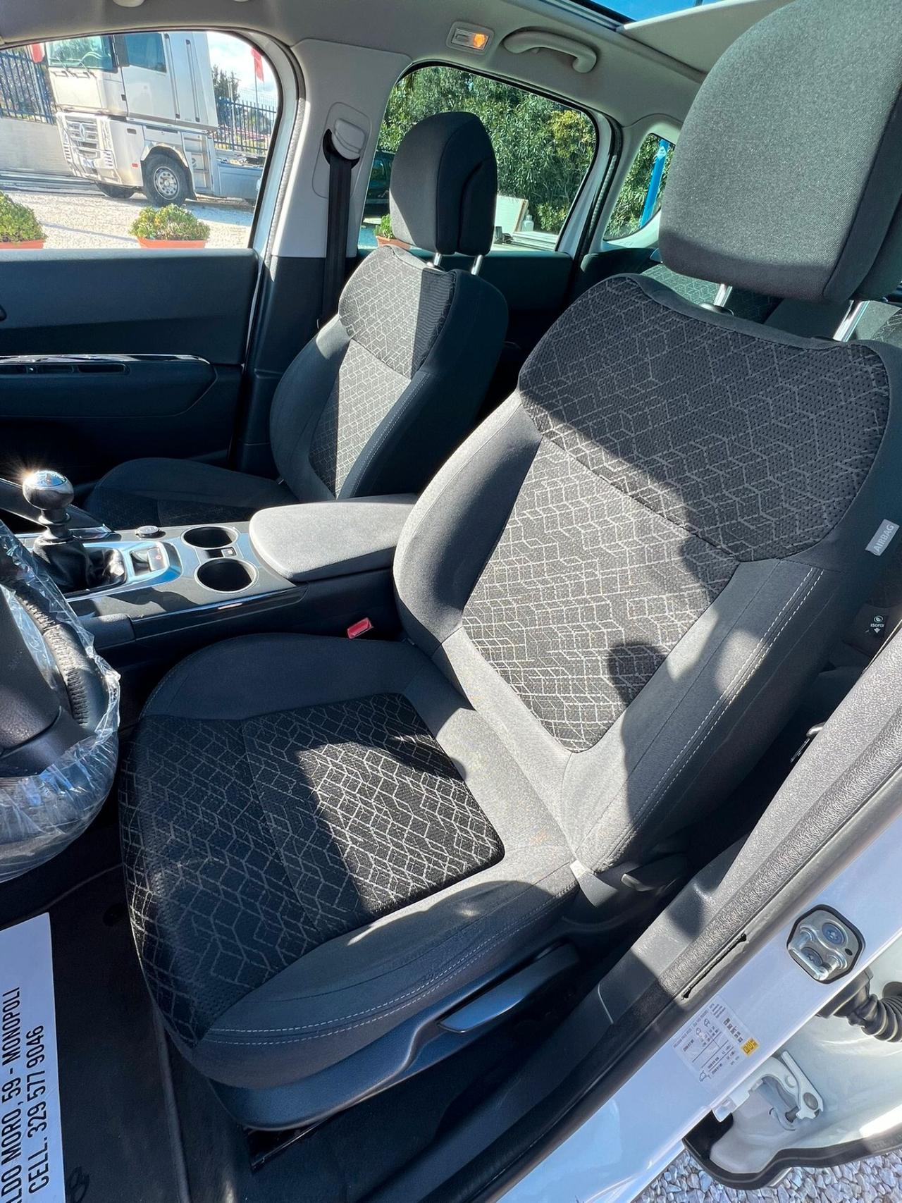 Peugeot 3008 1.6 HDi 115CV Business