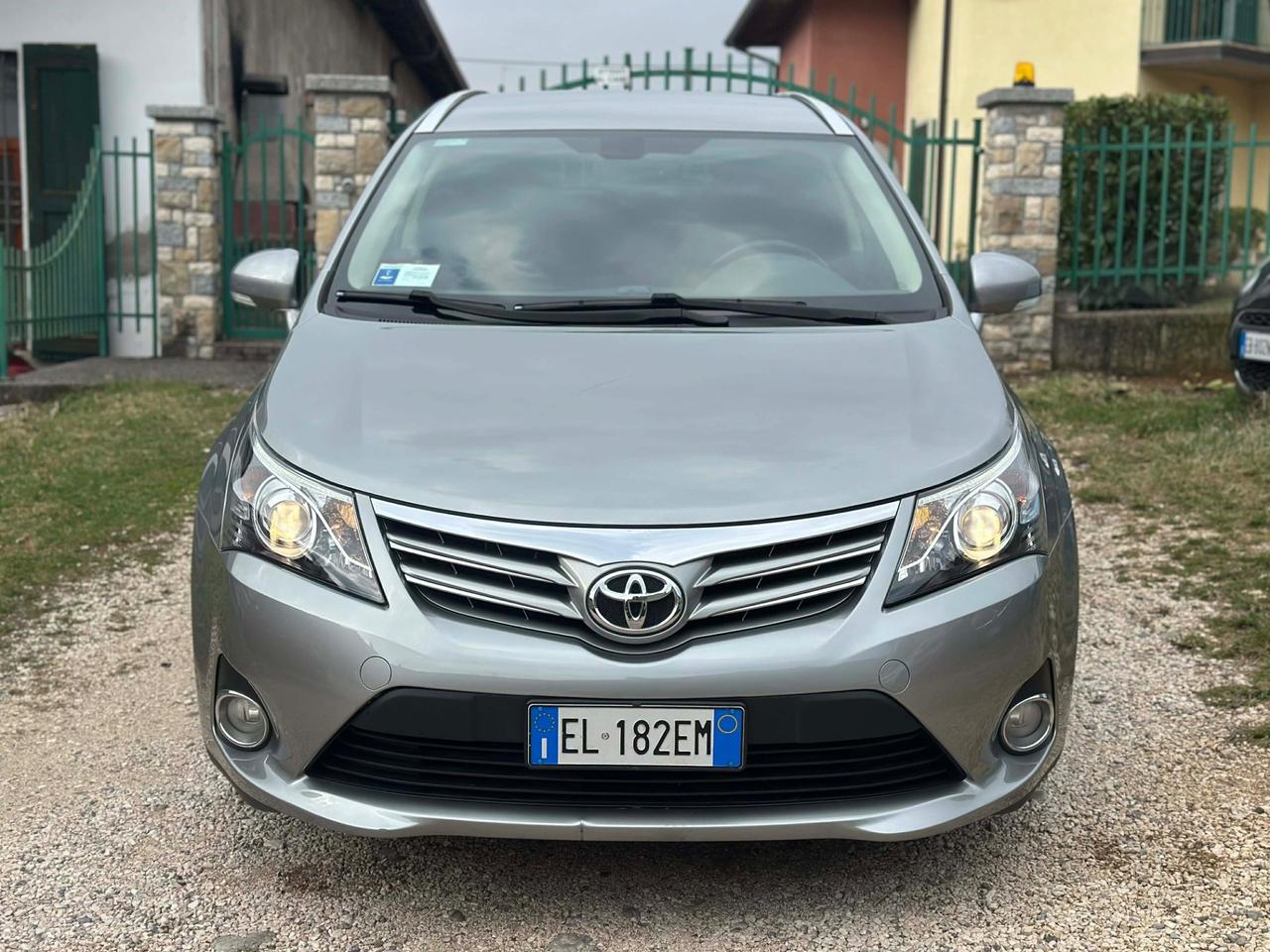 Toyota AVENSIS STYLE UNICOPR KMCERT GARAN
