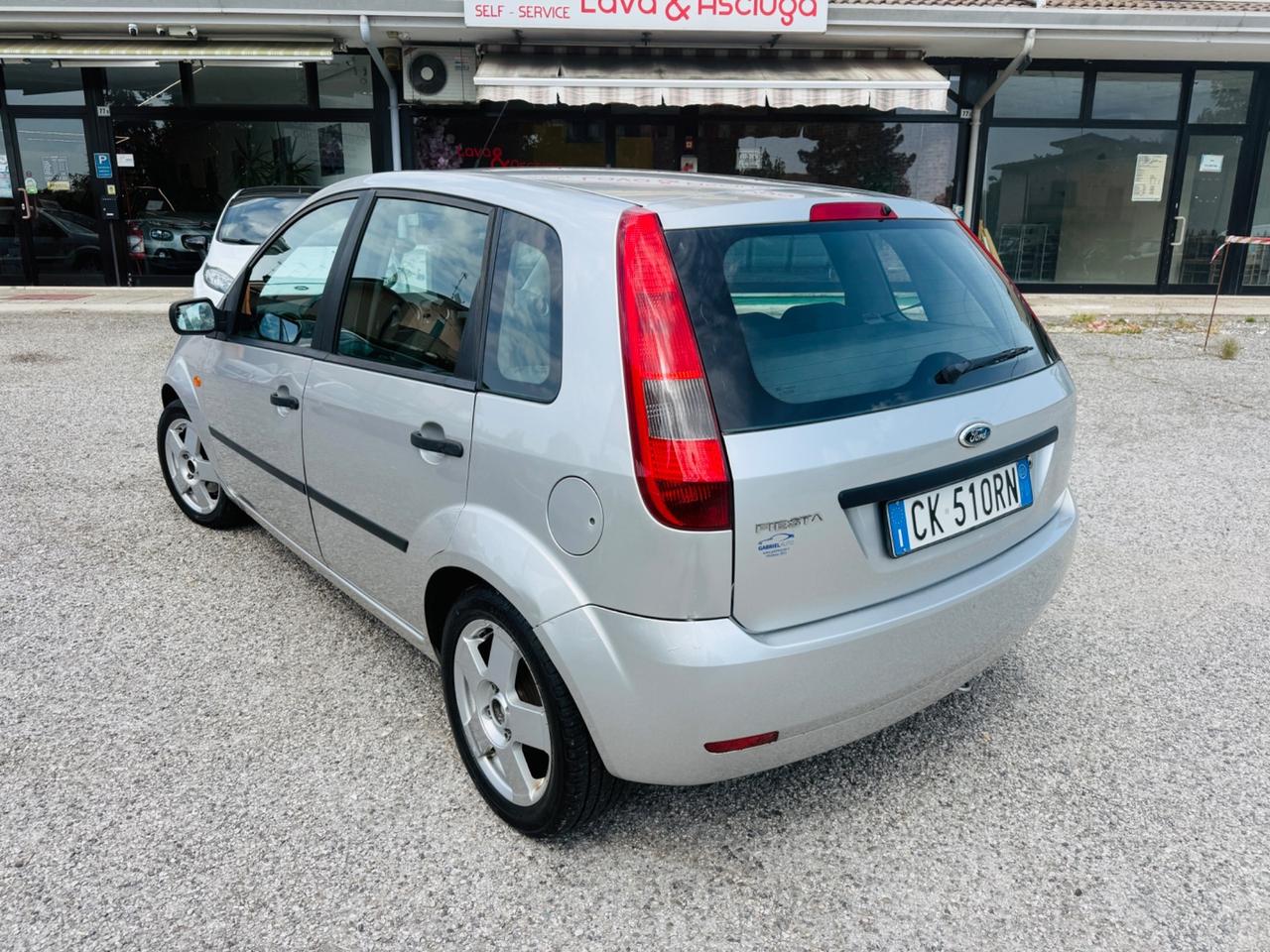 Ford Fiesta 1.4 16V 5p. Ghia