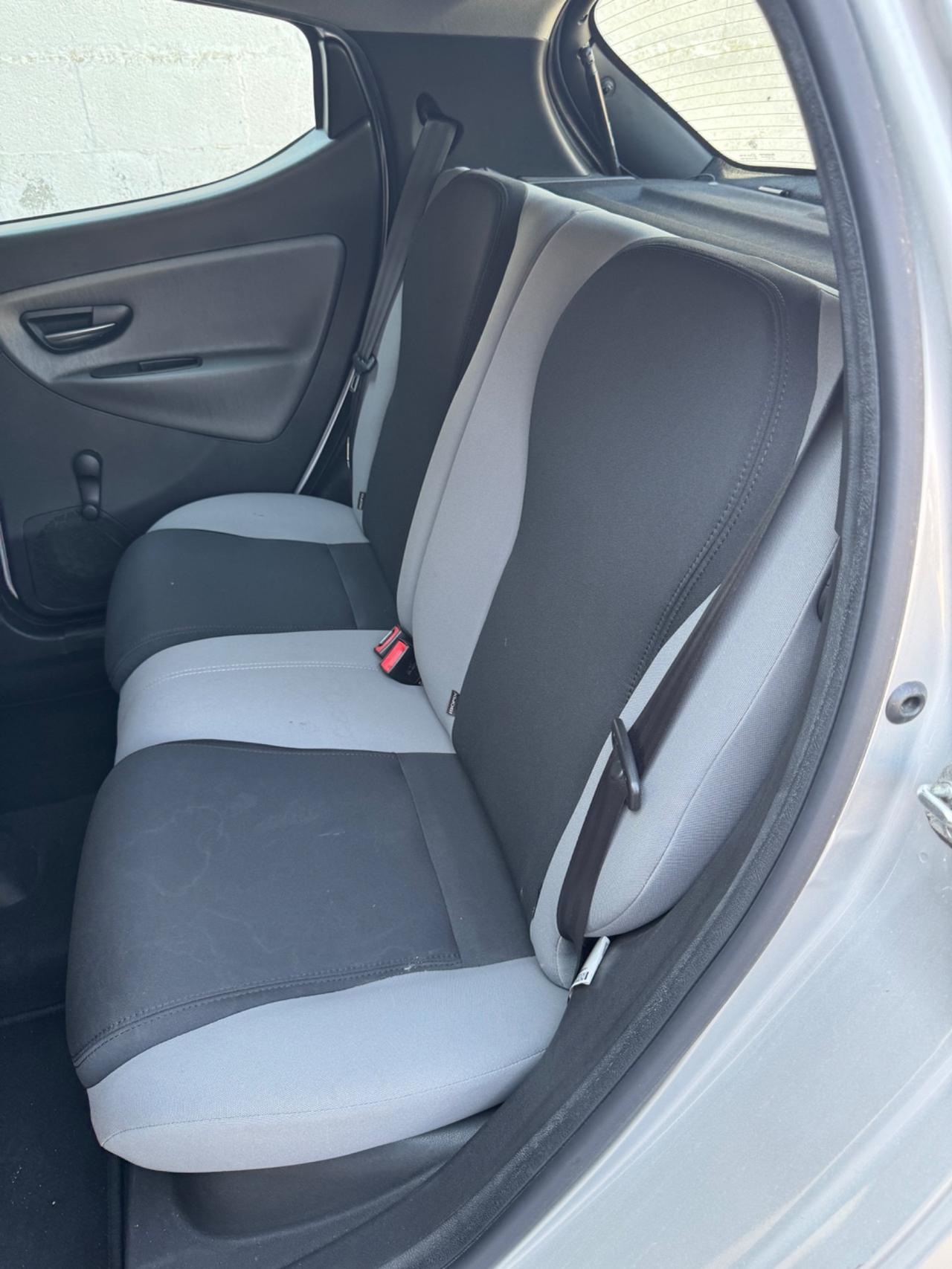 Lancia Ypsilon 0.9 TwinAir 85 CV 5 porte Metano Ecochic Elefantino
