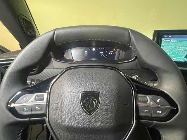 Peugeot 2008 1.2 100cv Allure+ Key Less+ Navi + Camera Ant&Post