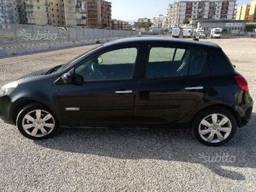 RENAULT Clio Clio 1.2 5p. GPL Confort