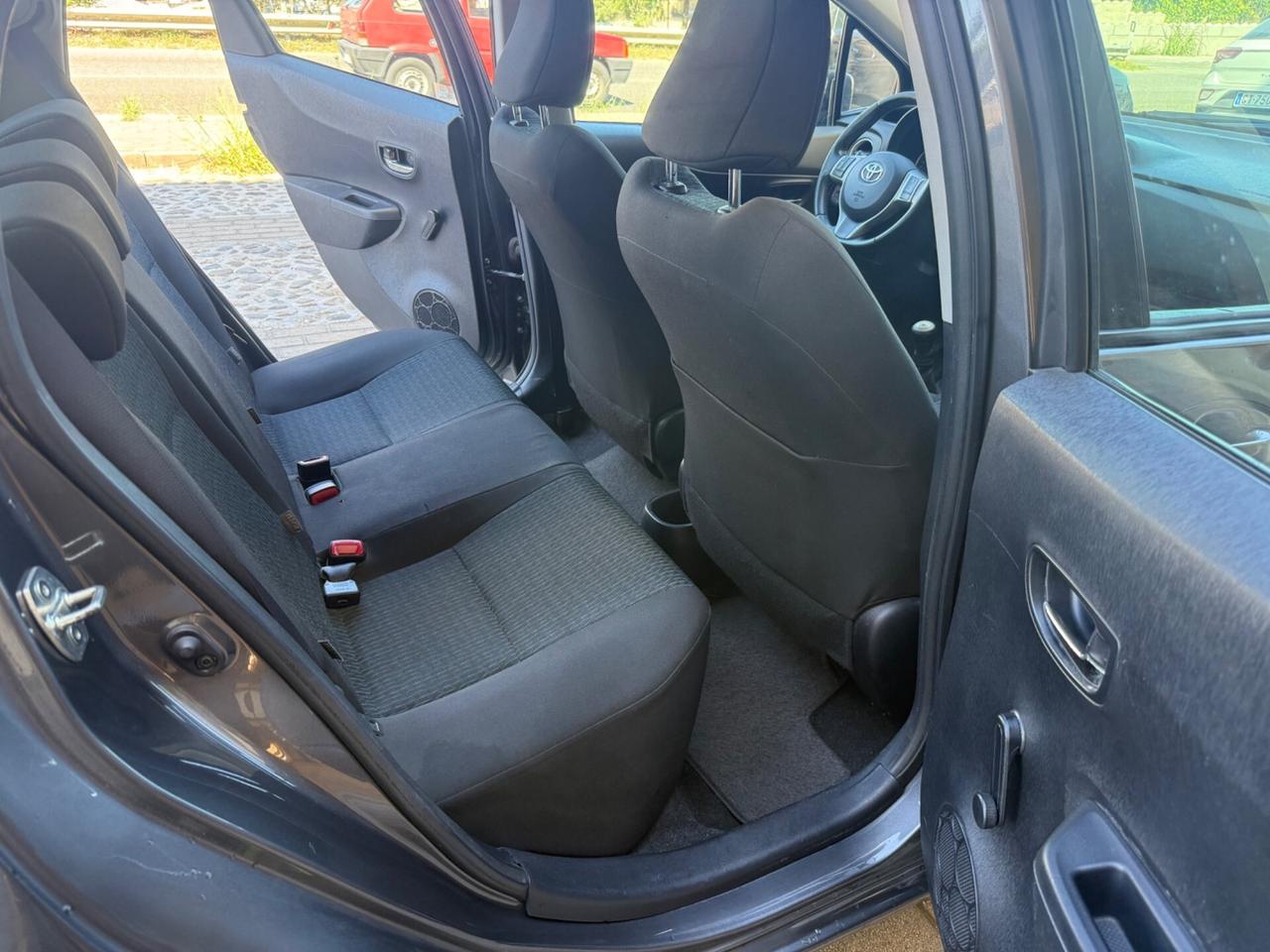 Toyota Yaris 1.0 5 porte neopatentati