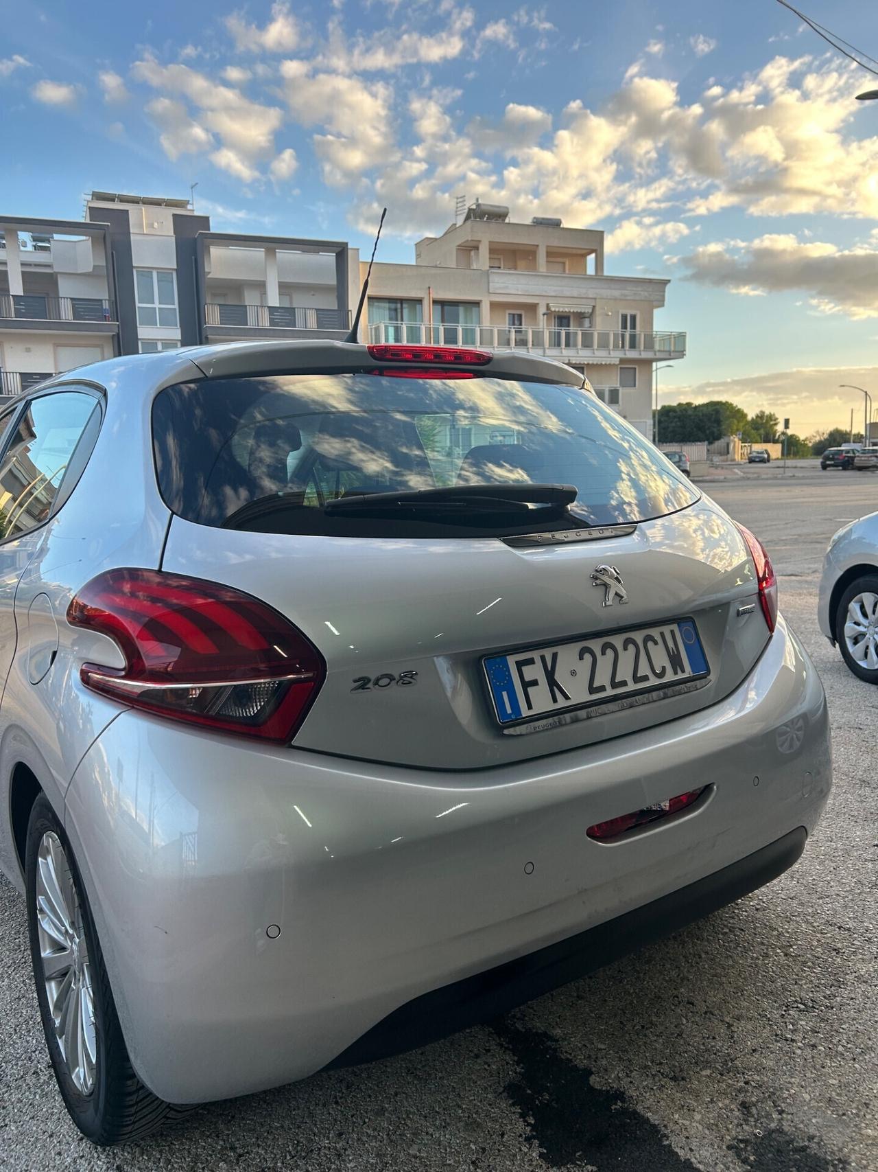 Peugeot 208 1.2 VTi 82 CV 5 porte
