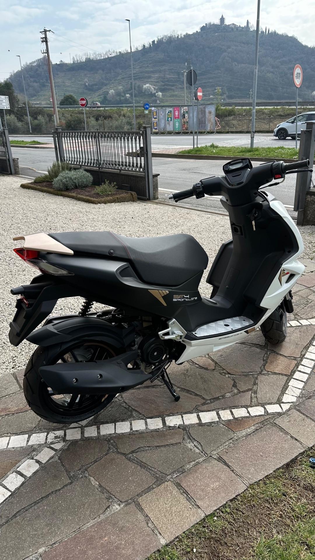 Peugeot Speedfight4 50 4 tempi km 0