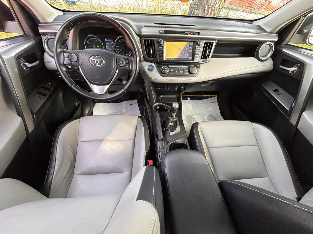 Toyota RAV4 2.5 Hybrid 2WD*NAVI*PELLE*RETROCAMERA*