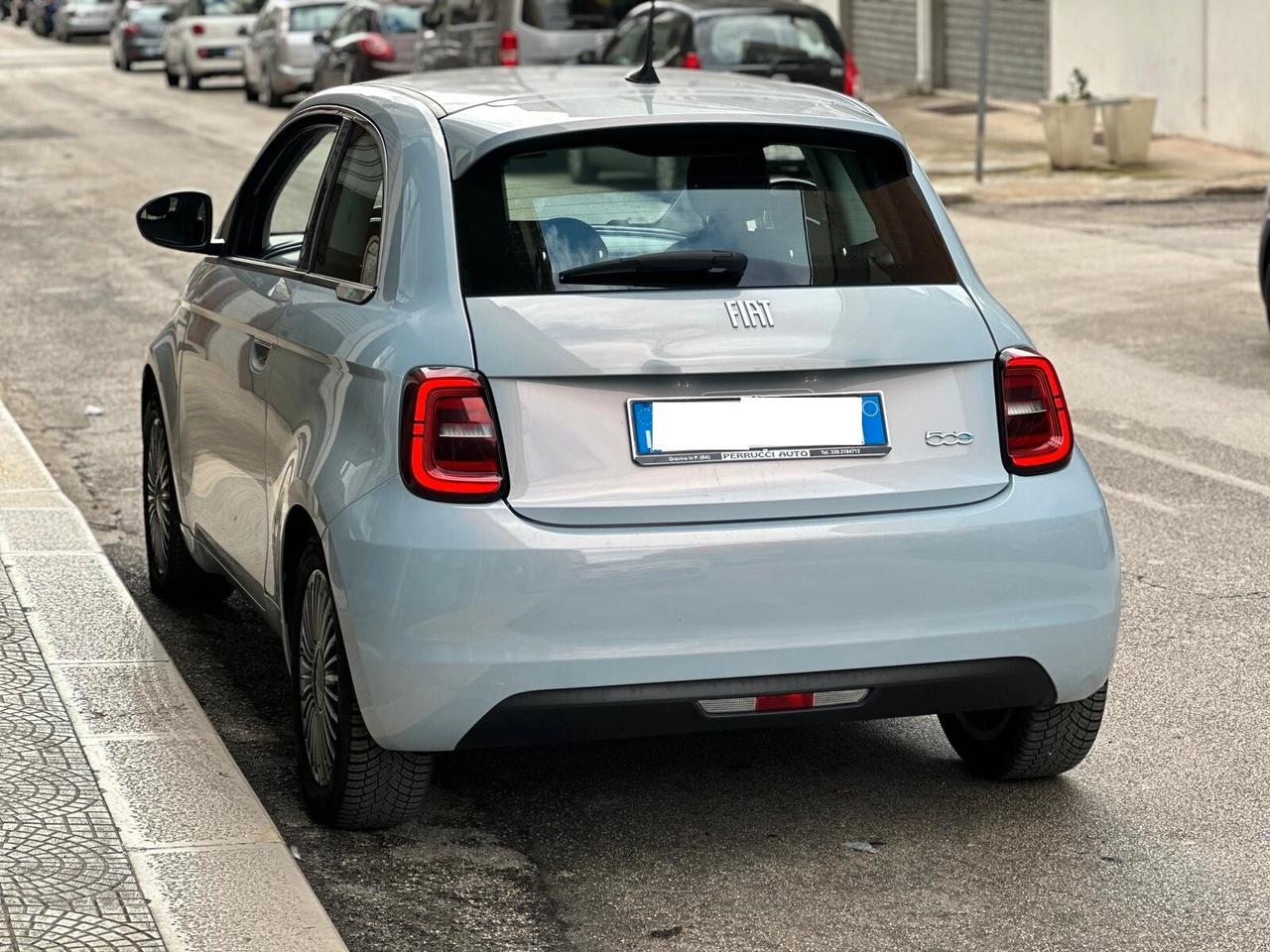 Fiat 500e Berlina 43 kWh La Prima