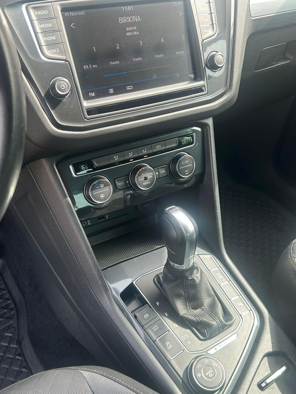 Volkswagen Tiguan 2.0 TDI SCR DSG 4MOTION Business BMT