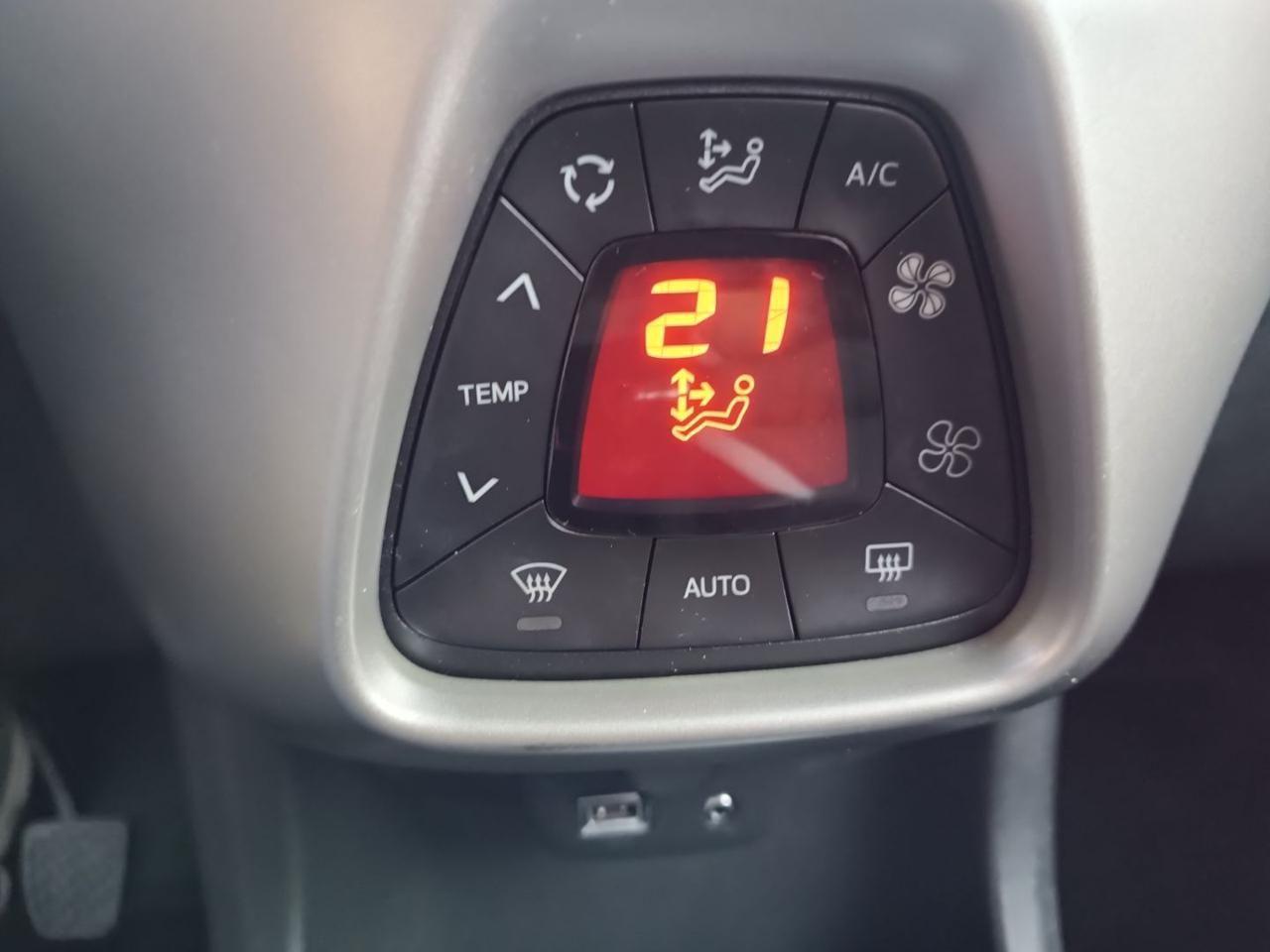 TOYOTA Aygo 1.0 VVT-i 69 CV 5 porte x-play