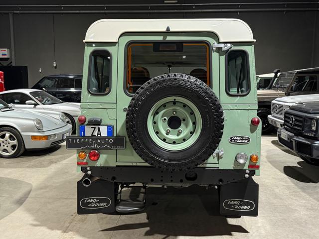 LAND ROVER Defender 110 2.2 TD4 Station Wagon Heritage Edition N1