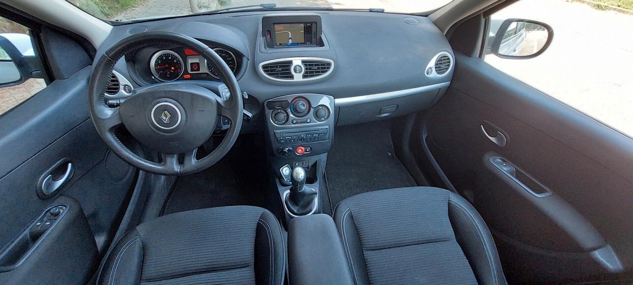 CLIO 1,2 GPL DI SERIE SCADENZA 2032,NAVIGATORE TELEFONO OK DISTRIBUZIONE IMPECCABILE