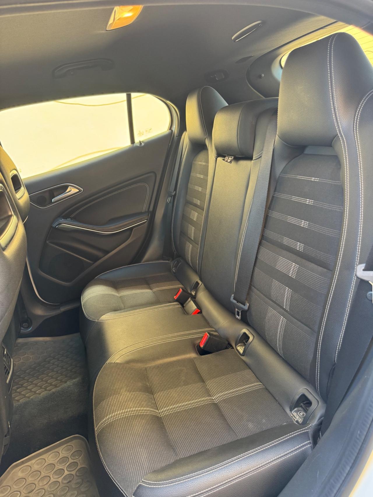 Mercedes-benz GLA 200 d Automatic Premium