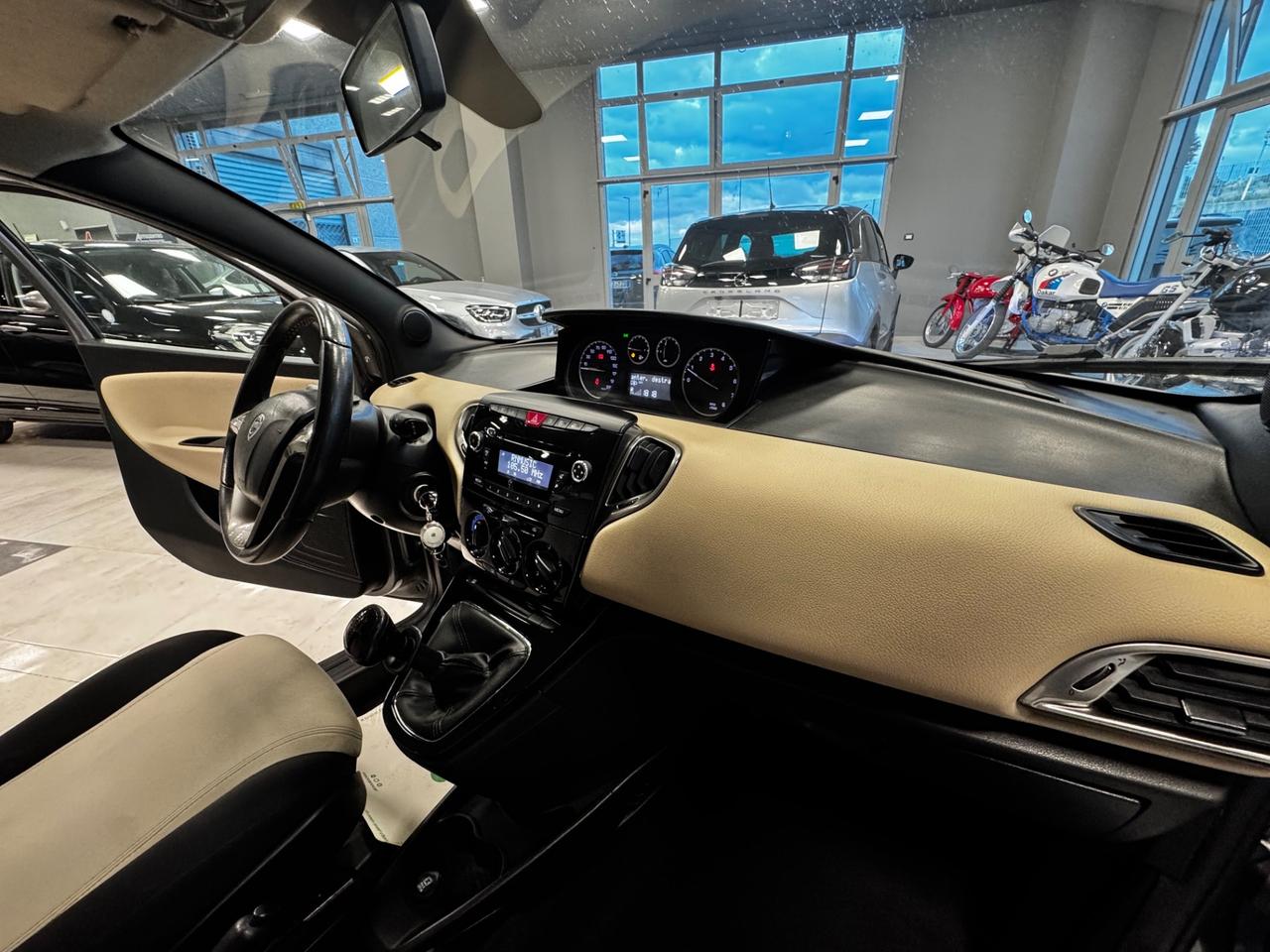LANCIA YPSILON 900 T AIR METANO GOLD