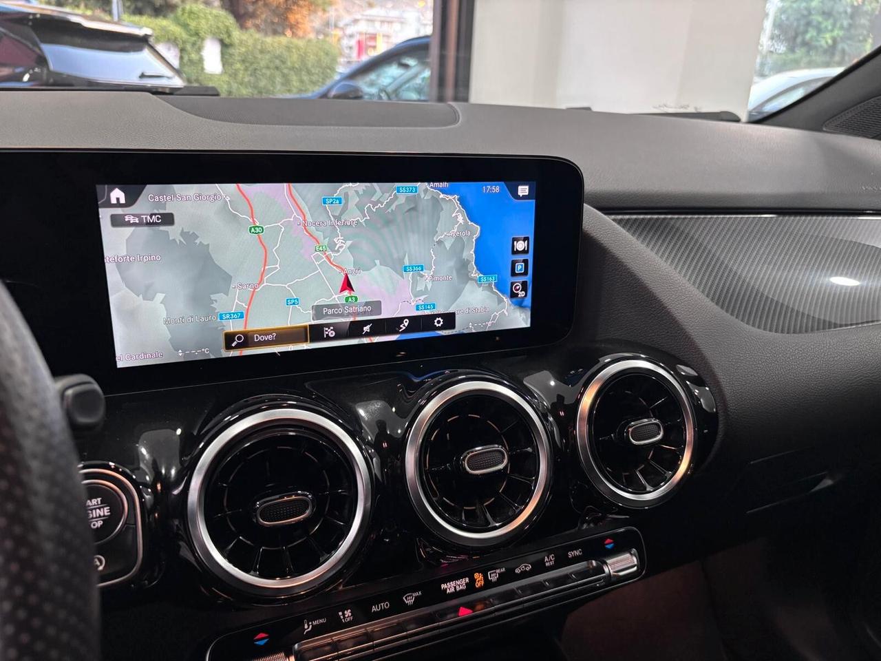 MERCEDES-BENZ GLA200D PREMIUM AMG NAVI-LED