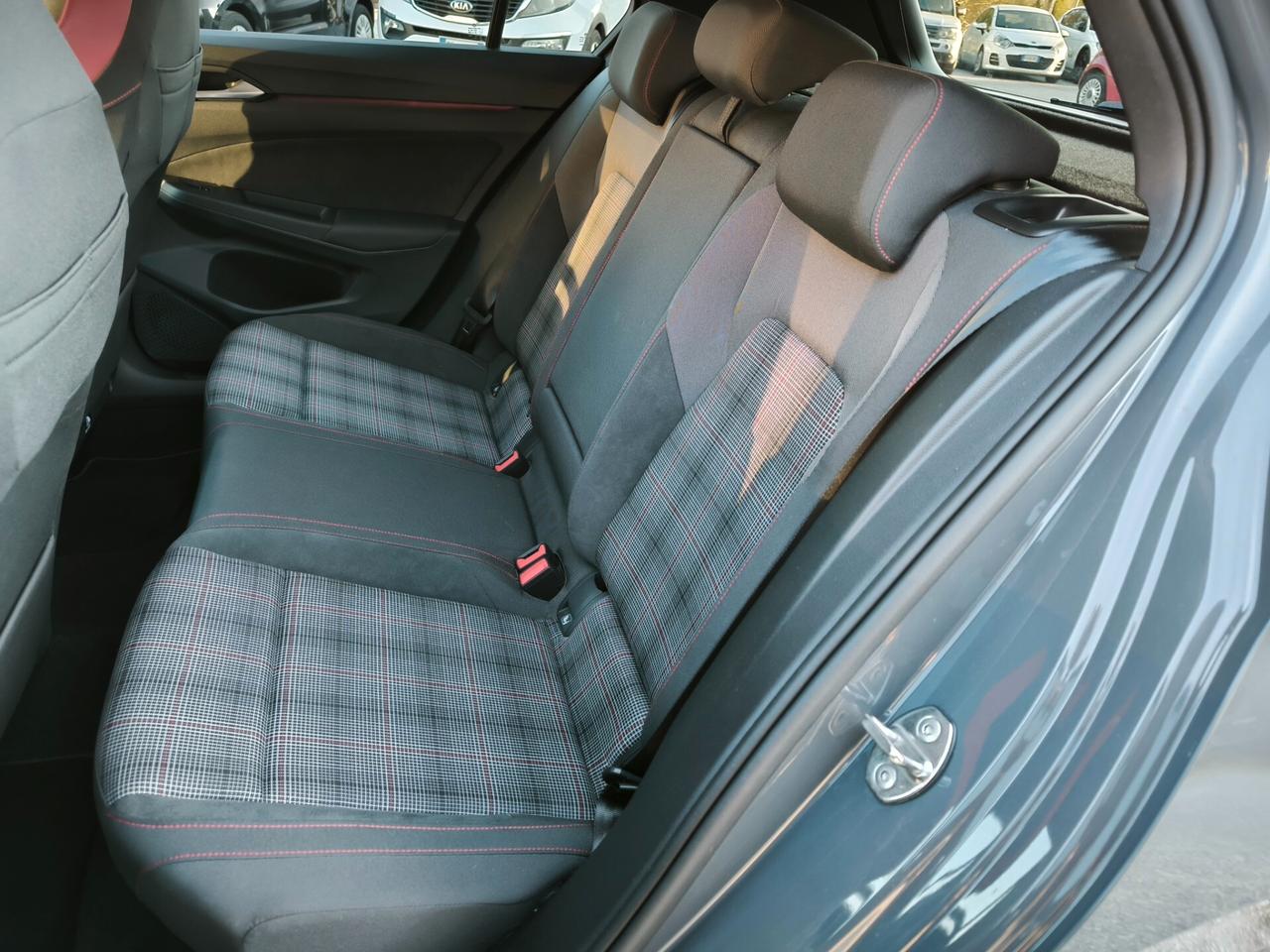 Volkswagen Golf 8.5 2.0 TSI GTI DSG