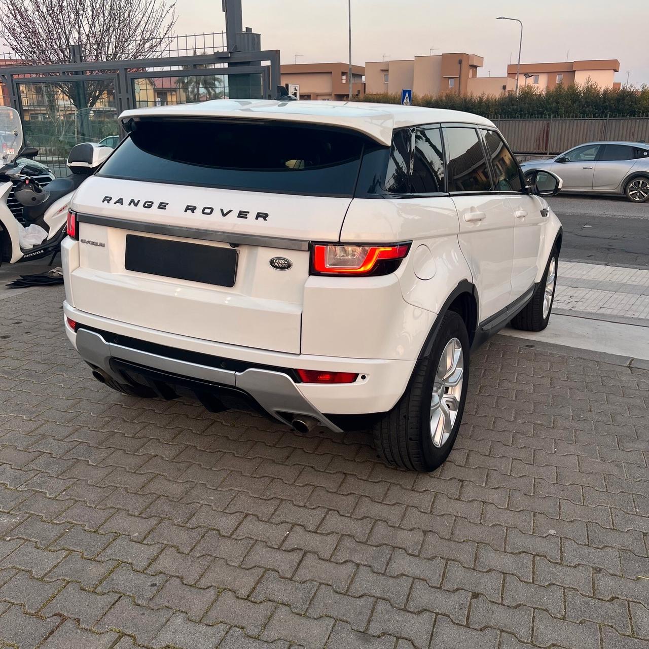 Land Rover Range Evoque 2.0 TD4 180 CV 5p. Autobiography