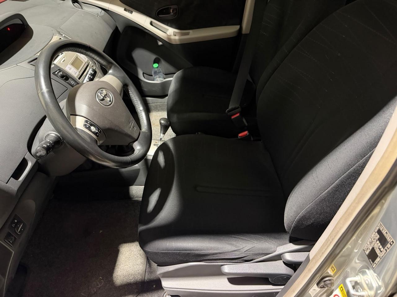 Toyota Yaris 1.3 5 porte Sol