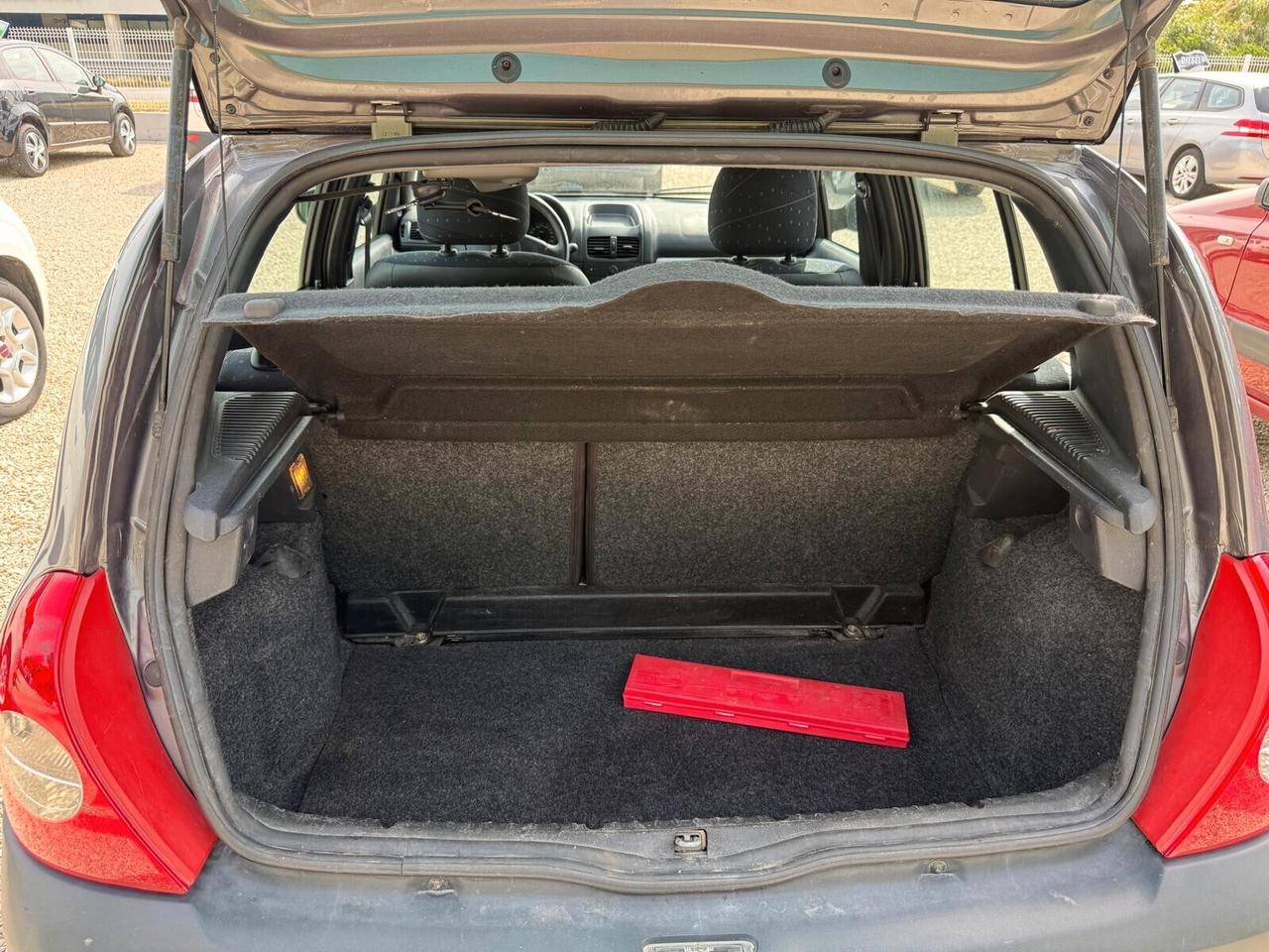 Renault Clio 1.6 16V cat 5 porte Initiale